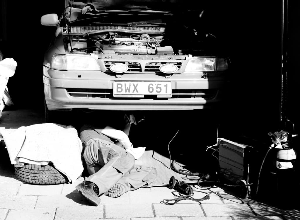 Gaping car by ollesvensson